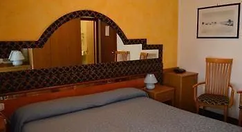 לידו די ג'סולו Hotel Bellariva 3*, לידו די ג'סולו